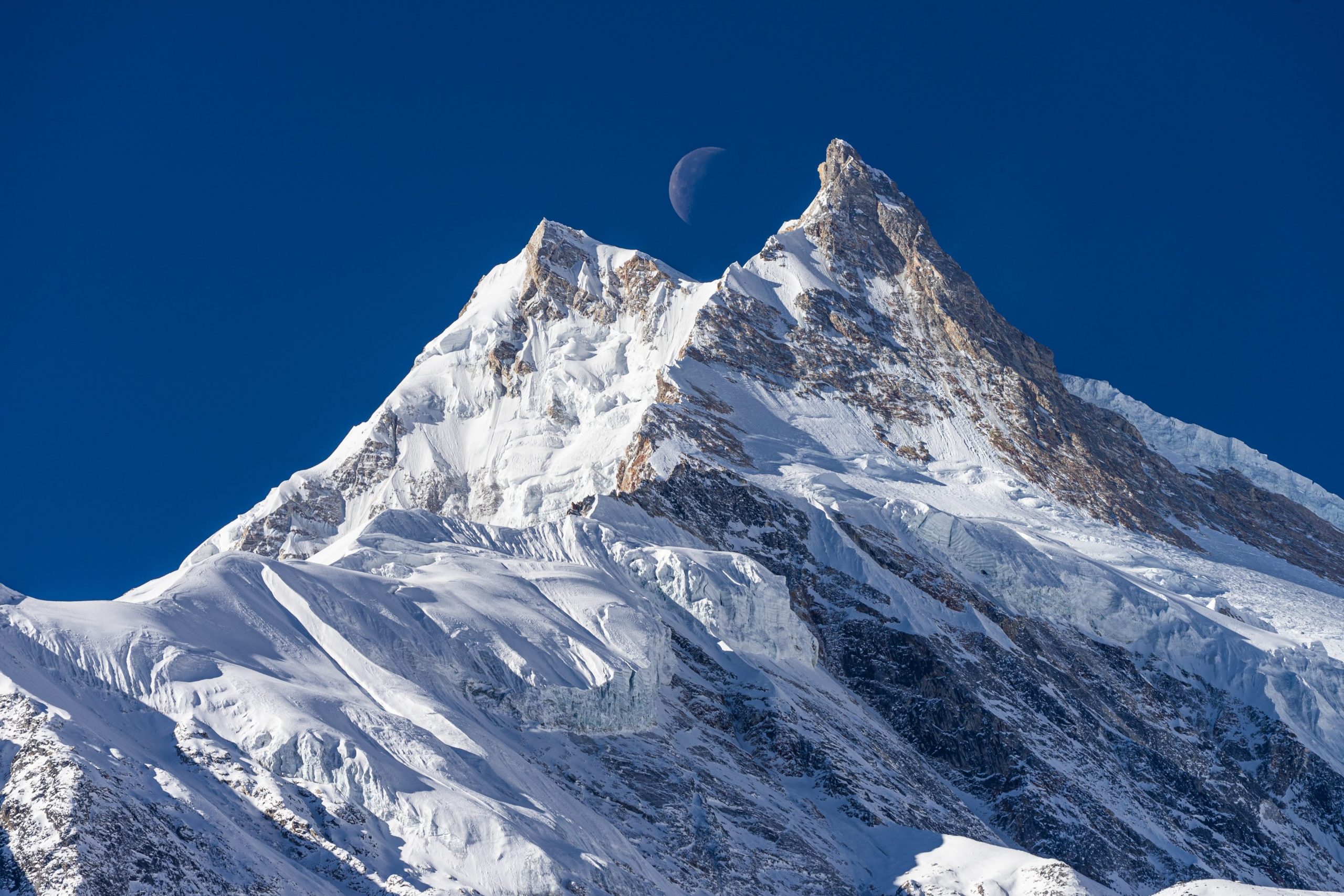 मनास्लु&hellip;