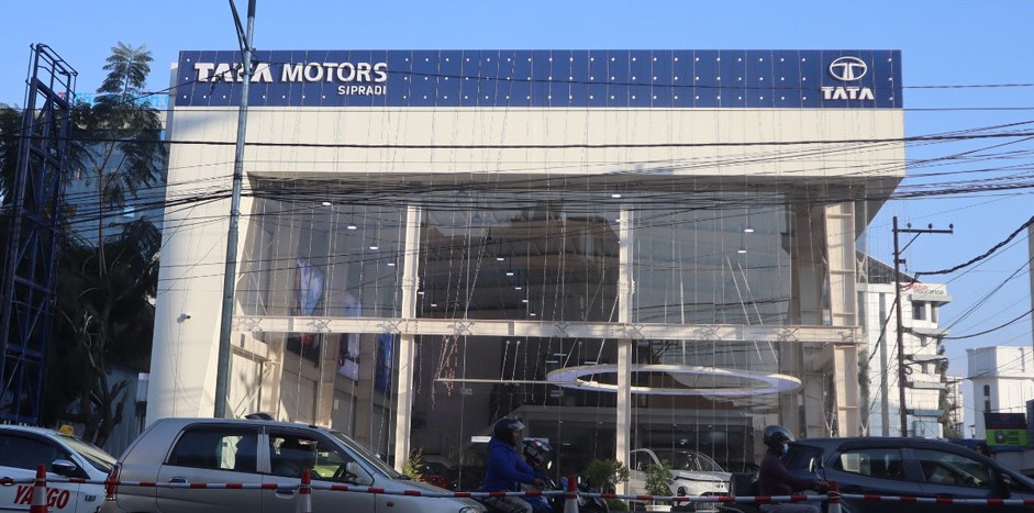 टाटा मोटर्सको थापाथली शोरुम ७० दिनमै पुनः सञ्चालनमा, थप आधुनिक सुविधा सहित सेवा सुरु