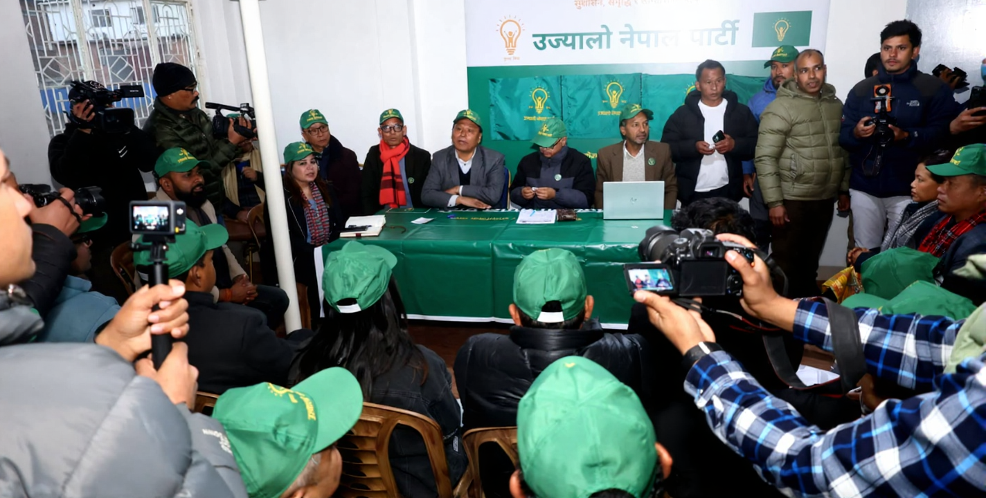 रास्वपाबाट बुझाइएका समानुपातिक उम्मेदवार आफ्नै दलको हुनुपर्ने भन्दै उनेपा पुग्यो आयोग, अदालत पनि जाने