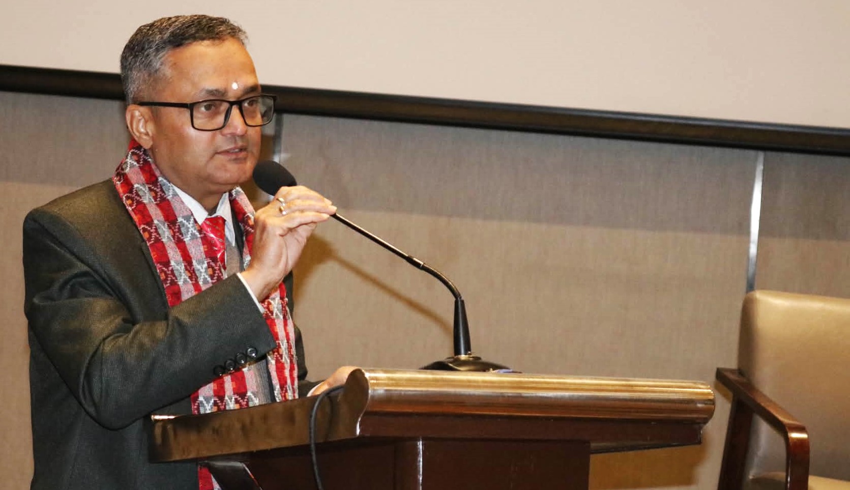 बैंकिङ क्षेत्रलाई सुरक्षित बनाउनु पर्छ : सचिव उपाध्याय