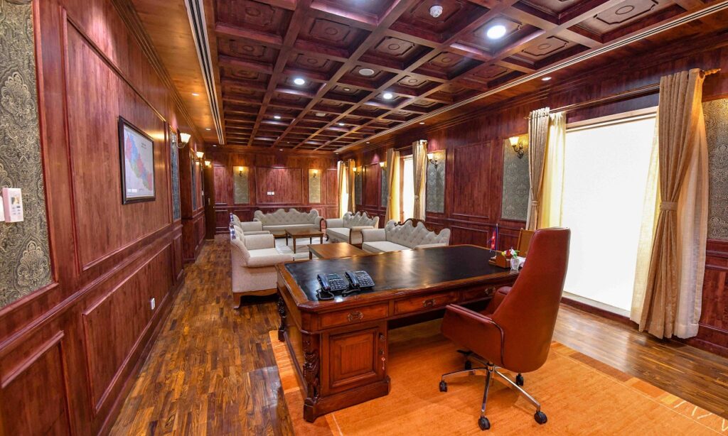 प्रधानमन्त्रीको कार्यकक्ष वास्तुअनुसार मिलाइयो, मुख्यसचिव र सचिवको अनुमतिबिना प्रवेश रोक