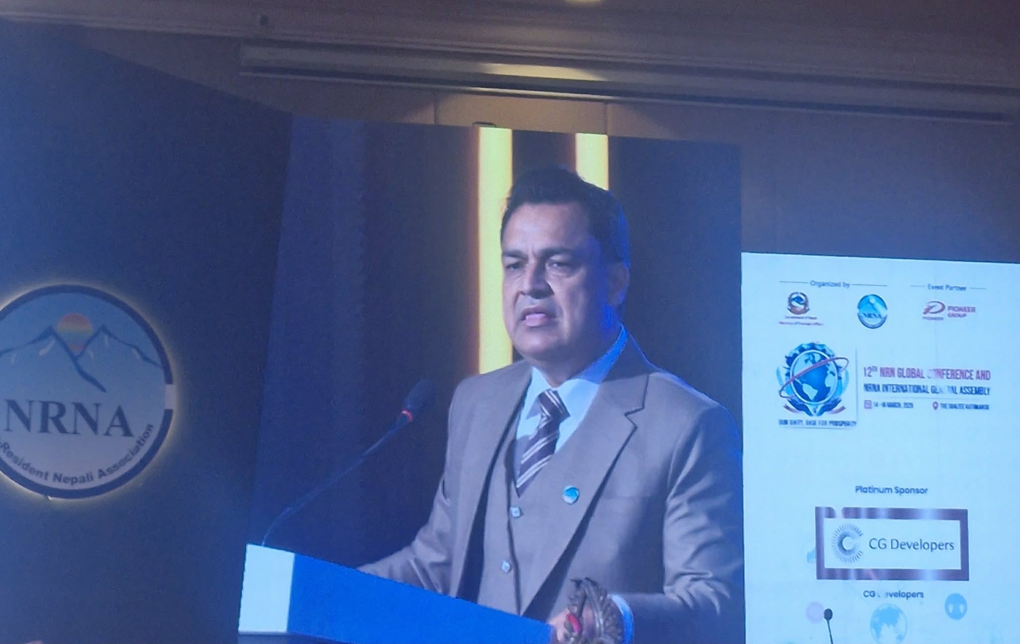 ‘विदेशमा बगाएको पसिना नेपालमा लगानी गर्न कर्मचारीतन्त्र बाधक बन्यो’