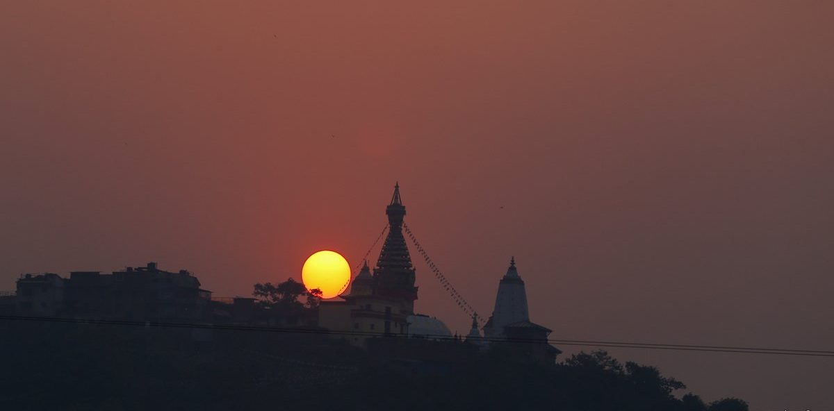 तस्बिरमा नयाँ वर्षको पहिलो सूर्योदय