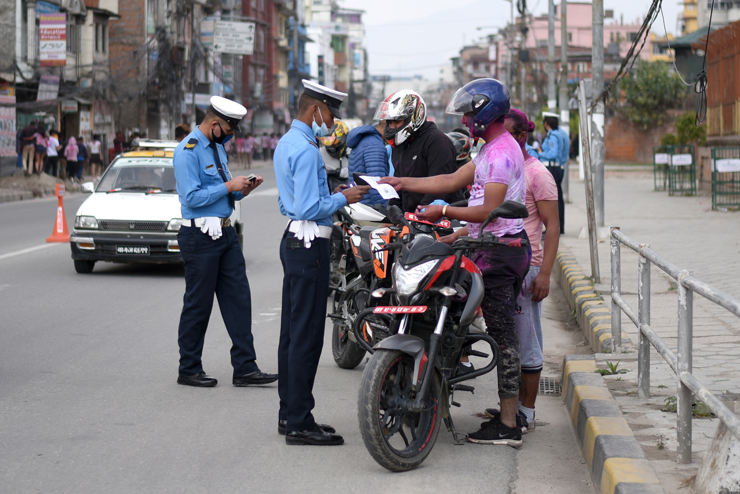 ट्राफिक कारबाहीबाट एकै दिन २२ लाख ७४ हजार राजस्व सङ्कलन