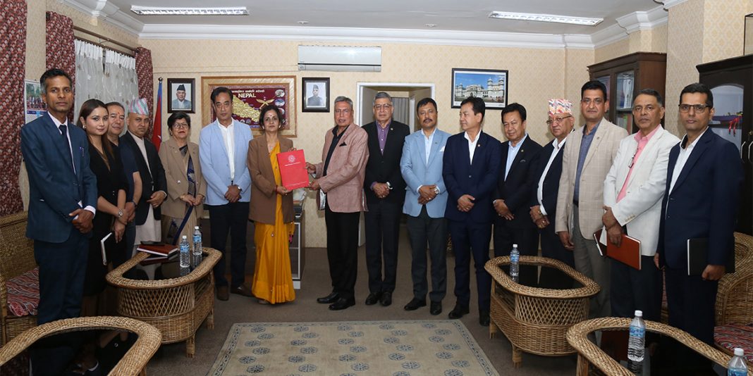 चेम्बरद्वारा उद्योगमन्त्रीलाई सुझावः एमआरपी कार्यान्वयनमा व्यवहारिकता अपनाइयोस्