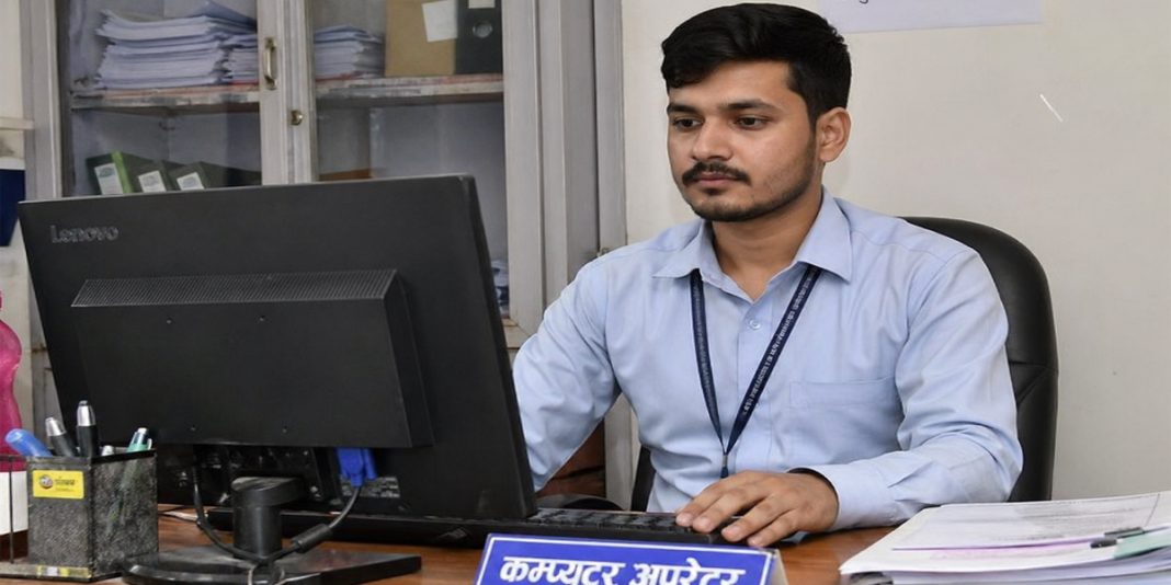 निजामति सेवा विधेयकमा कम्प्युटर अपरेटरको बढुवा सम्बन्धि व्यवस्था परिवर्तन नगर्न माग