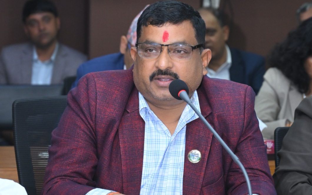 बिहारबाट आउने प्रदूषणले गर्दा मधेश प्रदेशले ठूलो वातावरणीय चुनौती खेपिरहेको छ : मन्त्री यादव