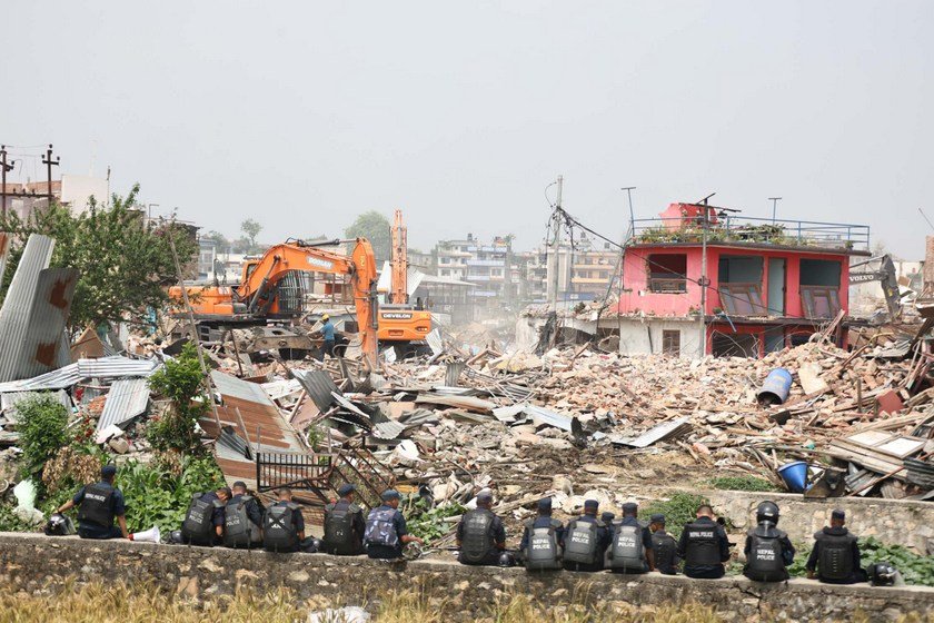 काठमाण्डौका नदीकिनारका सुकुम्वासी बस्ती खाली गरिने, शुक्रबार बिहानैदेखि डाेजर चल्ने