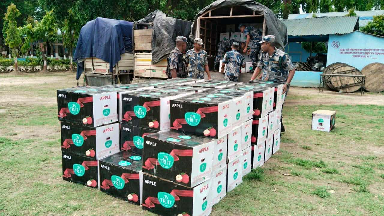 भारततर्फ लैजाँदै गरेकाे ६ हजार ९ केजी स्याउसहित तीन गाडी नियन्त्रणमा