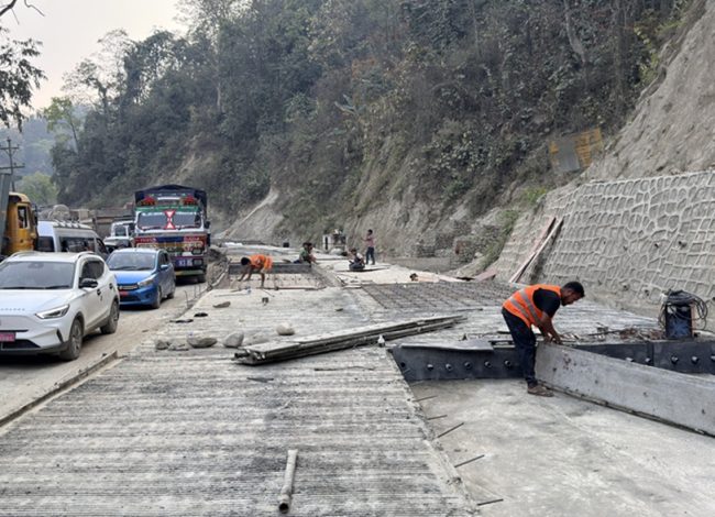 दाउन्ने सडकमा एकतर्फी ढलानको काम सकियो