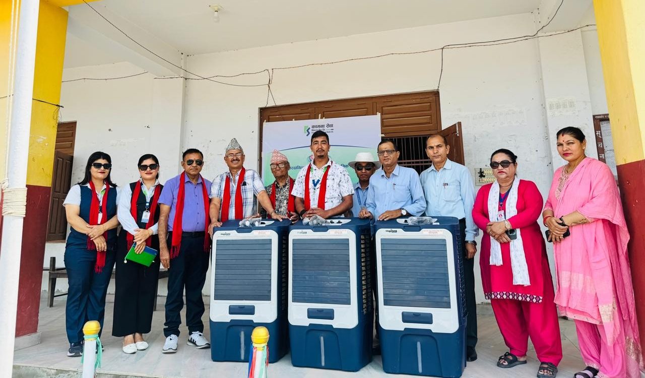 कामना सेवा विकास बैंकद्वारा श्री पशुपति माध्यमिक विद्यालयलाई कुलर हस्तान्तरण