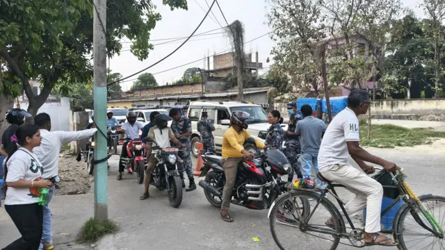 हल्लाको भरमा सीमा समस्या: के अदालतले १०० रुपैयाँभन्दा बढीका सामानमा भन्सार नलिन भनेको हो?
