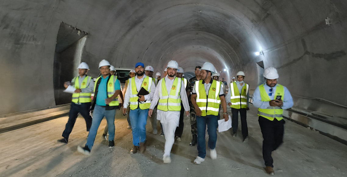 पूर्वाधार विकासमन्त्री लम्सालले गरे सिद्धबाबा सुरुङको अनुगमन