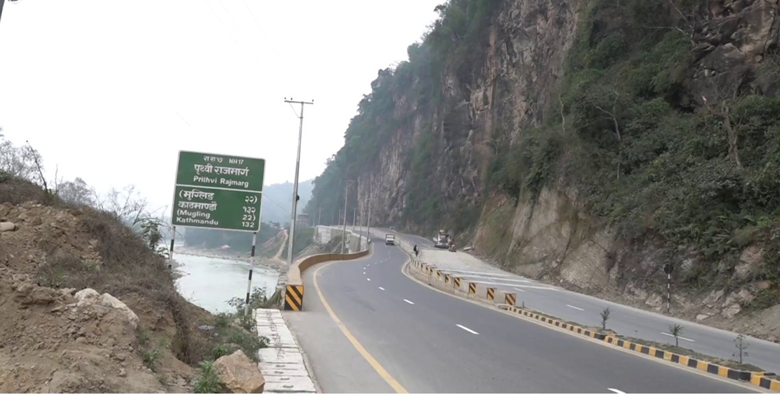 नारायणगढ-मुग्लिन सडकखण्डमा तीव्र गतिमा सवारी चलाउने चालकमाथि कारबाही