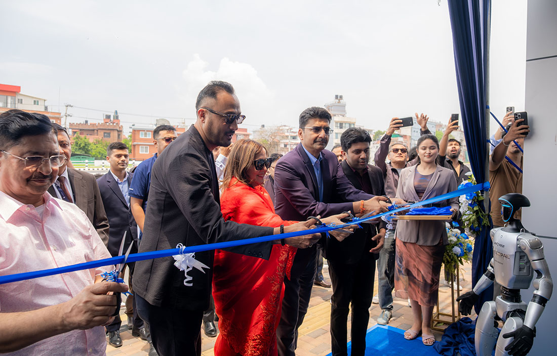 महाराजगञ्जमा दिपलको नयाँ सोरुम, पहिलो दिनमै २० इभी डेलिभरी