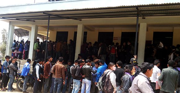 एकान्तकुनास्थित यातायात कार्यालयबाट तीन जना बिचौलिया पक्राउ