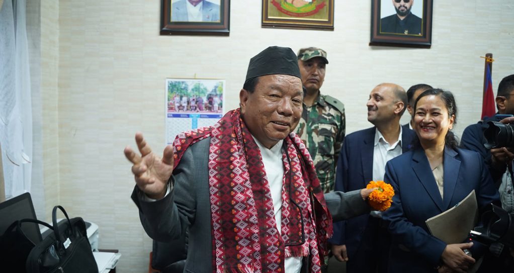 मन्त्री पुनको घोषणा : तीन वर्ष मन्त्री हुने, त्यसपछि युवालाई अवसर
