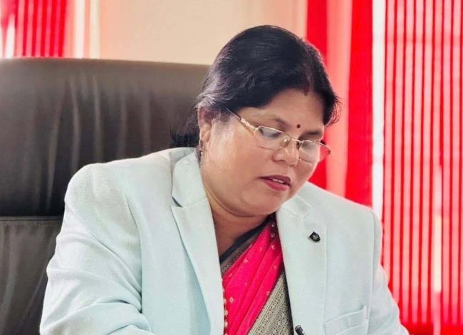 प्रधानमन्त्री बालेनलाई मेयर रिनाको आग्रह : मौलापुर नगरपालिकालाई काम गर्न दिनुस्