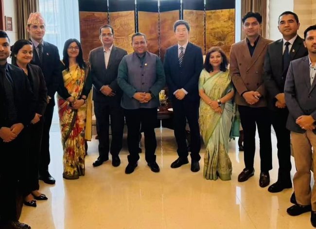 बेइजिङ पुगे परराष्ट्रमन्त्री खनाल