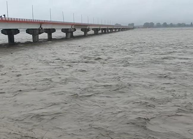 शारदा ब्यारेजमा चारपाङ्ग्रे सवारी सञ्चालनमा रोक